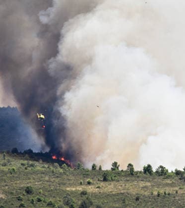 Four More Towns Evacuated Due to the La Mierla Fire, Which Has Reached the Heart of the Sierra Norte Natural Park. Aerial resources are working to extinguish the fire, as of July 17, 2026, in La Mierla, Guadalajara, Castilla-La Mancha, Spain. The spread of the fire that broke out on Thursday, July 16, in the town of La Mierla in Guadalajara has led the Government of Castilla-La Mancha to order the evacuation of the towns of Almiruete, Palancares, Semillas, and La Nava de Jadraque. JULY 17, 2026 Rafael Martí La Mierla, Guadalajara, Castile La Mierla, Guadalajara, Castile, Spain  Copyright: xRafaelxMartinx 7670430