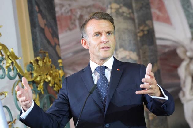 Pressekonferenz nach dem 26. Deutsch-Franzoesischer Ministerrat Staatspraesident Emmanuel Macron im Portrait mit kraftvoller Gestik bei der Pressekonferenz nach dem Deutsch-Franzoesischen Ministerrat , Bruehl, 17.07.2026 Bruehl NRW Deutschland *** Press Conference Following the 26th Franco-German Ministerial Council: A portrait of President Emmanuel Macron, gesturing emphatically, at the press conference following the Franco-German Ministerial Council, Brühl, July 17, 2026, Brühl, North Rhine-Westphalia, Germany