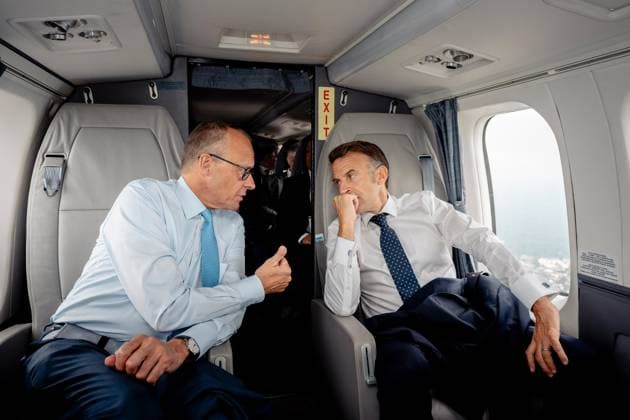 Deutschland, 17.07.2026: Bundeskanzler Friedrich Merz (CDU) und Frankreichs Präsident Emmanuel Macron auf dem Weg nach Nörvenich zum Deutsch-Französischen Verteidigungs- und Sicherheitsrat. *** Germany, July 17, 2026: German Chancellor Friedrich Merz (CDU) and French President Emmanuel Macron on their way to Nörvenich for the Franco-German Defense and Security Council Copyright: xHandoutxBundesregierung SteffenxKugler dtsxNachrichtenagenturx dts_127975