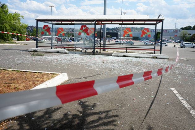 Storms leave 2 dead, 53,000 households without power in France SAINT-ETIENNE, FRANCE - JULY 17: A view of the destruction after violent thunderstorms swept across Saint-Etienne, France on July 17, 2026. The storm has pulled down trees, sparked fires and left tens of thousands of homes without power. Meteo-France had warned of violent storms with intense lightning activity and wind gusts of more than 120 kilometres per hour. Around 30 departments across central and eastern France were placed on orange alert during the evening. Two people were killed and around 53,000 households were left without electricity after severe thunderstorms swept across several regions of France overnight, Franceinfo reported on Friday. Mathieu Prudhomme Anadolu  Copyright: x2026xAnadoluxMathieuxPrudhommex