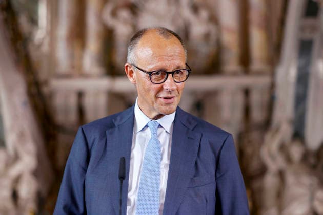 Bundeskanzler Friedrich Merz (CDU) bei einem Pressestatement auf Schloss Augustusburg beim 26. Deutsch-Französischen Ministerrat. Die Regierungen beider Länder kommen zusammen, um nicht nur die militärische Zusammenarbeit sondern auch Kooperationen in den Bereichen Forschung und Wirtschaft abzustimmen. Brühl, 17.07.2026 NRW Deutschland *** Chancellor Friedrich Merz of the CDU during a press statement at Augustusburg Castle at the 26th Franco-German Ministerial Council. The governments of both countries are meeting to coordinate not only military cooperation but also collaboration in the fields of research and the economy. Brühl, July 17, 2026, North Rhine-Westphalia, Germany Copyright: xChristophxHardtx