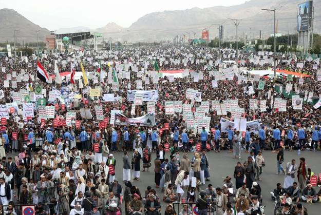 Houthis protest in Sanaa in support of al-Houthi s statements SANAA, YEMEN - JULY 17: Houthis gather at Sabeen Square to hold a demonstration in support of Houthi leader in Yemen Abdul Malik al-Houthi s statements in Sanaa, Yemen on July 17, 2026. Mohammed Hamoud Anadolu Sanaa Yemen. Editorial use only. Please get in touch for any other usage.  Copyright: x2026xAnadoluxMohammedxHamoudx