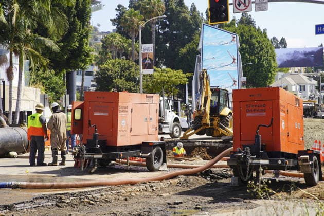 Water pipeline break, flood parts of West Hollywood WEST HOLLYWOOD, CALIFORNIA - JULY 17: Crews work to repair a sink hole and pipes on Sunset Blvd, after a water main break that flooded parts of West Hollywood on July 17, 2026 in West Hollywood, CA, United States. Katie McTiernan Anadolu Los Angeles United States. Editorial use only. Please get in touch for any other usage.  Copyright: x2026xAnadoluxKatiexMcTiernanx