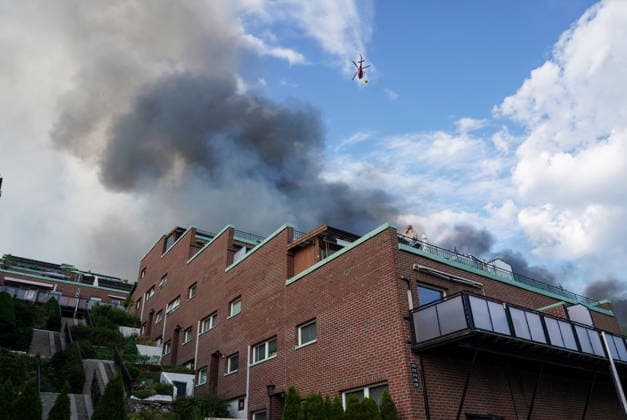 Fire in Drammen Drammen 20260717. Large fire that has spread from terraced houses by the Krokstadelva in Drammen. Photo: Thomas Fure NTB Drammen Norway CCGkuSYj338 EDITORIAL USE ONLY Ref:_BNCCCGkuSYj338.jpg *** Fire in Drammen Drammen 20260717 Large fire that has spread from row houses along the Krokstadelva River in Drammen Photo by Thomas Fure, NTB, Drammen, Norway CCGkuSYj338 EDITORIAL USE ONLY Ref BNCCCGkuSYj338 jpg  Copyright: xThomasxFurex xNTBx