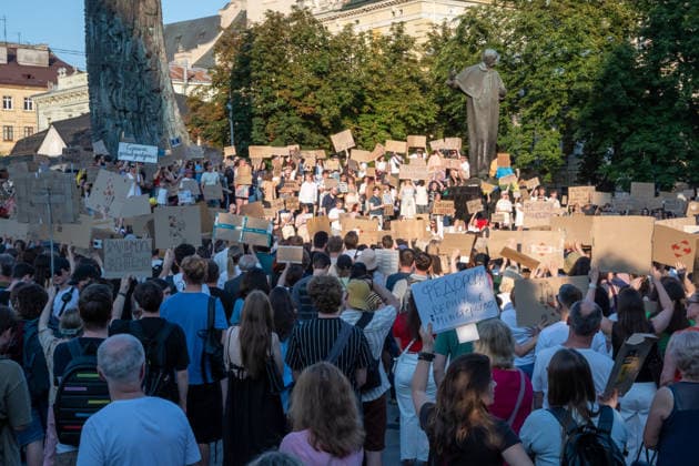 Thousands protest against the dismissal of Ukrainian Defense Minister Fedorov in Kyiv KYIV, UKRAINE - JULY 17: Ukrainians attend a rally to protest President Volodymyr Zelenskyy s decision to dismiss Defense Minister Mykhailo Fedorov after six months in office in Kyiv, Ukraine, on July 17, 2026. The demonstrators also call for the dismissal of Commander-in-Chief of the Armed Forces of Ukraine Oleksandr Syrskyi. Olena Znak Anadolu Kyiv Ukraine. Editorial use only. Please get in touch for any other usage.  Copyright: x2026xAnadoluxOlenaxZnakx