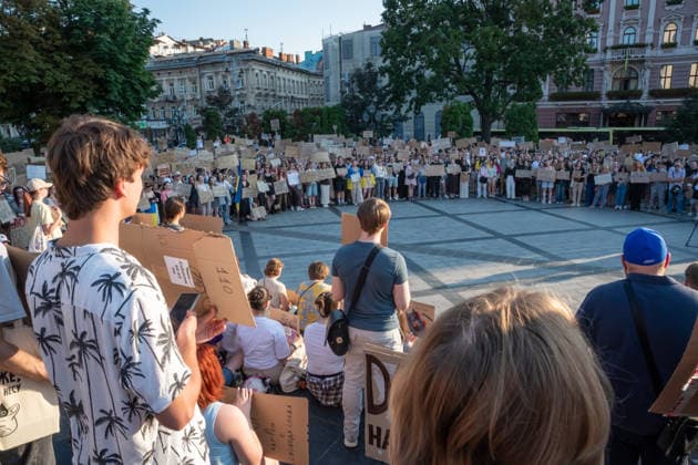 Thousands protest against the dismissal of Ukrainian Defense Minister Fedorov in Kyiv KYIV, UKRAINE - JULY 17: Ukrainians attend a rally to protest President Volodymyr Zelenskyy s decision to dismiss Defense Minister Mykhailo Fedorov after six months in office in Kyiv, Ukraine, on July 17, 2026. The demonstrators also call for the dismissal of Commander-in-Chief of the Armed Forces of Ukraine Oleksandr Syrskyi. Olena Znak Anadolu Kyiv Ukraine. Editorial use only. Please get in touch for any other usage.  Copyright: x2026xAnadoluxOlenaxZnakx