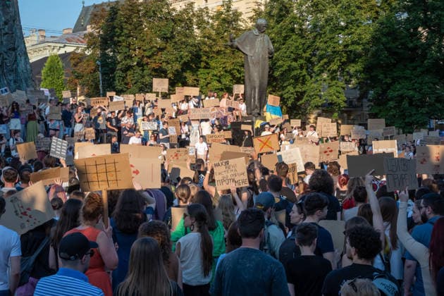 Thousands protest against the dismissal of Ukrainian Defense Minister Fedorov in Kyiv KYIV, UKRAINE - JULY 17: Ukrainians attend a rally to protest President Volodymyr Zelenskyy s decision to dismiss Defense Minister Mykhailo Fedorov after six months in office in Kyiv, Ukraine, on July 17, 2026. The demonstrators also call for the dismissal of Commander-in-Chief of the Armed Forces of Ukraine Oleksandr Syrskyi. Olena Znak Anadolu Kyiv Ukraine. Editorial use only. Please get in touch for any other usage.  Copyright: x2026xAnadoluxOlenaxZnakx