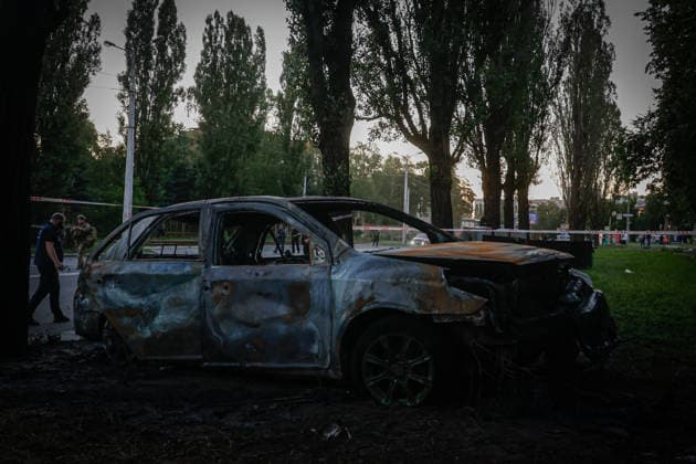 The aftermath of a Russian Banderol missile hitting the road in Kharkiv KHARKIV, UKRAINE - JULY 17: A view of the destruction after a Russian Banderol missile hit a road in Kharkiv in Kharkiv, Ukraine on July 17, 2026. The missile strike injured nine people and killed one. Sofiia Bobok Anadolu Kharkiv Ukraine. Editorial use only. Please get in touch for any other usage.  Copyright: x2026xAnadoluxSofiiaxBobokx