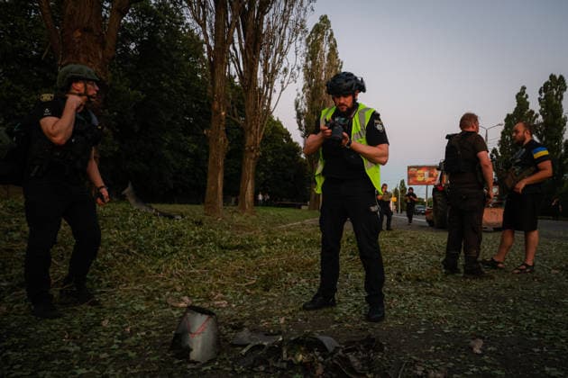 The aftermath of a Russian Banderol missile hitting the road in Kharkiv KHARKIV, UKRAINE - JULY 17: Ukrainian law enforcement officers inspect the crater and debris of a missile in Kharkiv, Ukraine on July 17, 2026. A Russian Banderol missile hit a road in Kharkiv. The missile strike injured nine people and killed one. Sofiia Bobok Anadolu Kharkiv Ukraine. Editorial use only. Please get in touch for any other usage.  Copyright: x2026xAnadoluxSofiiaxBobokx