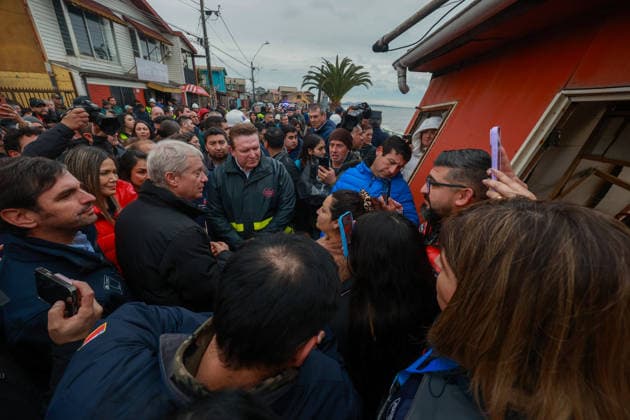 Penco, Friday, July 17, 2026: President José Antonio Kast oversees cleanup efforts in the areas affected by the frontal system in the Cerro Verde Bajo sector of the Penco municipality. Carlos Acuna, Aton Chile, Penco, Chile. Aton 1173406 jpeg  Copyright: CARLOSxACUNA ATONxCHILE