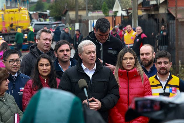 Penco, Friday, July 17, 2026: President José Antonio Kast oversees cleanup efforts in the areas affected by the frontal system in the Cerro Verde Bajo sector of the Penco commune. Carlos Acuna, Aton Chile, Penco, Chile. Aton 1173410 jpeg  Copyright: CARLOSxACUNA ATONxCHILE