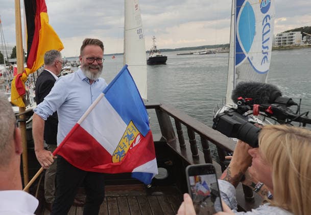 Wirtschaftsminister Schleswig Holstein, Claus Ruhe Madsen Impressionen der Eroeffung der 137.Travemuender Woche Reisen, Tourismus, urlaub, Ferien, Ostsee, Travemuende, Segelsport Travemuende *** Claus Ruhe Madsen, Minister of Economic Affairs of Schleswig-Holstein: Highlights from the Opening of the 137th Travemünde Week Travel, Tourism, Vacation, Holidays, Baltic Sea, Travemünde, Sailing in Travemünde