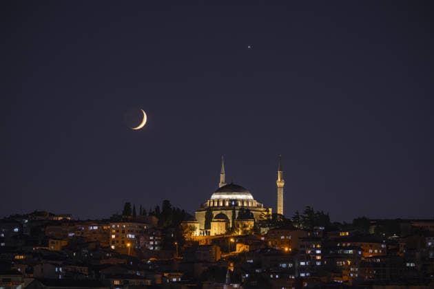 Crescent moon over Istanbul ISTANBUL, TURKIYE - JULY 17: The crescent moon rises above the Yavuz Sultan Selim Mosque in Istanbul, Turkiye, on July 17, 2026. Isa Terli Anadolu Istanbul Turkey. Editorial use only. Please get in touch for any other usage.  Copyright: x2026xAnadoluxIsaxTerlix
