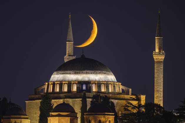 Crescent moon over Istanbul ISTANBUL, TURKIYE - JULY 17: The crescent moon rises above the Yavuz Sultan Selim Mosque in Istanbul, Turkiye, on July 17, 2026. Isa Terli Anadolu Istanbul Turkey. Editorial use only. Please get in touch for any other usage.  Copyright: x2026xAnadoluxIsaxTerlix