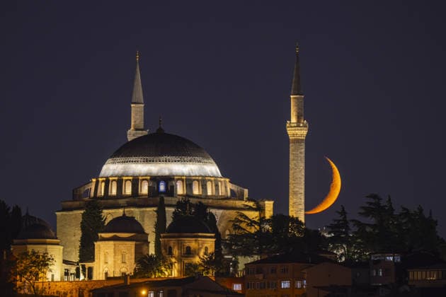 Crescent moon over Istanbul ISTANBUL, TURKIYE - JULY 17: The crescent moon rises above the Yavuz Sultan Selim Mosque in Istanbul, Turkiye, on July 17, 2026. Isa Terli Anadolu Istanbul Turkey. Editorial use only. Please get in touch for any other usage.  Copyright: x2026xAnadoluxIsaxTerlix
