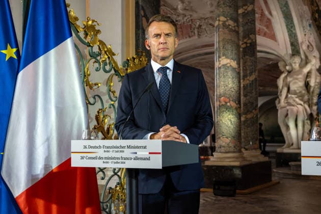 26. Deutsch-Französischer Ministerrat am 17. Juli 2026 im Schloss Augustusburg zu Brühl. Im Bild der französische Staatspräsident Emmanuel Macron während der gemeinsamen Pressekonferrenz. Anlässlich des Ministerrates begrüßten der Kanzler sowie Mitglieder seines Kabinetts den Französischen Präsidenten Emmanuel Macron sowie einige Mitglieder der französischen Regierung. Brühl Nordrhein-Westfalen Deutschland *** 26 German-French Ministerial Council on July 17, 2026, at Augustusburg Palace in Brühl. Pictured: French President Emmanuel Macron during the joint press conference. On the occasion of the Ministerial Council, the Chancellor and members of his cabinet welcomed French President Emmanuel Macron and several members of the Fr