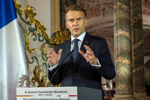 26. Deutsch-Französischer Ministerrat am 17. Juli 2026 im Schloss Augustusburg zu Brühl. Im Bild der französische Staatspräsident Emmanuel Macron während der gemeinsamen Pressekonferrenz. Anlässlich des Ministerrates begrüßten der Kanzler sowie Mitglieder seines Kabinetts den Französischen Präsidenten Emmanuel Macron sowie einige Mitglieder der französischen Regierung. Brühl Nordrhein-Westfalen Deutschland *** 26 German-French Ministerial Council on July 17, 2026, at Augustusburg Palace in Brühl. Pictured: French President Emmanuel Macron during the joint press conference. On the occasion of the Ministerial Council, the Chancellor and members of his cabinet welcomed French President Emmanuel Macron and several members of the Fr