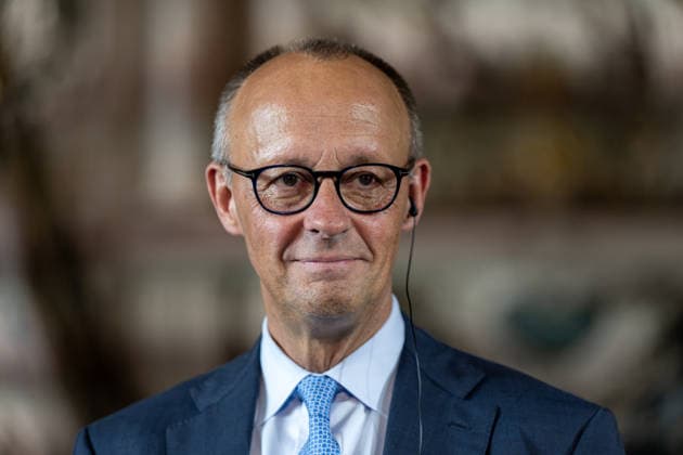 26. Deutsch-Französischer Ministerrat am 17. Juli 2026 im Schloss Augustusburg zu Brühl. Im Bild der Bundeskanzler der Bundesrepublik Deutschland Friedrich Merz während der gemeinsamen Pressekonferrenz. Anlässlich des Ministerrates begrüßten der Kanzler sowie Mitglieder seines Kabinetts den Französischen Präsidenten Emmanuel Macron sowie einige Mitglieder der französischen Regierung. Brühl Nordrhein-Westfalen Deutschland *** 26 German-French Ministerial Council on July 17, 2026, at Augustusburg Palace in Brühl. Pictured: Friedrich Merz, Chancellor of the Federal Republic of Germany, during the joint press conference. On the occasion of the Ministerial Council, the Chancellor and members of his cabinet welcomed French President Em
