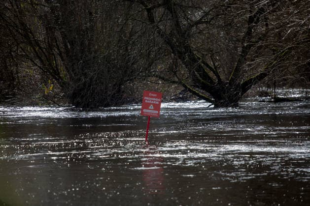 CHILE: Heavy Rain And Strong Winds. Rising water levels in the Damas River following heavy rains in the Lakes Region in Osorno, Chile, on July 17, 2026. Osorno Chile  Copyright: xFernandoxLavozx originalFilename: lavoz-notitle260717_np5a5.jpg
