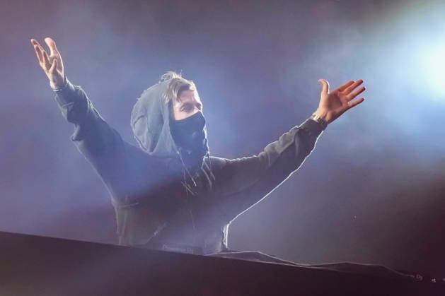 17 07 2026, Locarno, Piazza Grande, Moon and Stars 2026 Locarno, Alan Walker performing during his exhibition on the main stage at Moon and Stars. Locarno Piazza Grande Ticino Switzerland *** July 17, 2026, Locarno, Piazza Grande, Moon and Stars 2026 Locarno, Alan Walker performing during his set on the main stage at Moon and Stars Locarno, Piazza Grande, Ticino, Switzerland Copyright: xJustPictures.ch JarixPestelaccix jp-en-JaPe-JP6_JAR_Moon_Stars_17Jul2026_00153