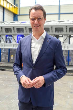 Hendrik Wüst beim Besuch der Siempelkamp Gießerei GmbH in Rahmen der Sommertour 2026 des Ministerpräsidenten. Krefeld, 17.07.2026 *** Hendrik Wüst visits Siempelkamp Gießerei GmbH as part of the Minister President’s 2026 Summer Tour, Krefeld, July 17, 2026 Foto:xW.xRanderathx xFuturexImagex wuest_6731