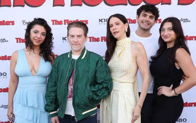 Entertainment Themen der Woche KW29 Los Angeles Premiere Of The Floaters Los Angeles CA July 17: Bekah Zornosa, Seth Green, Jackie Tohn, Ben Krieger, Jillian Jordan. at Los Angeles Premiere Of The Floaters held at The Laemmle Royal in Los Angeles, CA. on July 17, 2026 Credit: AdMedia Los Angeles CA United States EDITORIAL USE ONLY  Copyright: xx ADx admphotosthree006368