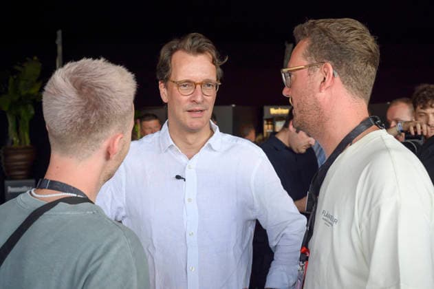 Hendrik Wüst und Bernd Dicks beim beim Rundgang über das Parookaville Festival am Flughafen in Rahmen der Sommertour 2026 des Ministerpräsidenten. Weeze, 17.07.2026 *** Hendrik Wüst and Bernd Dicks during a tour of the Parookaville Festival at the airport as part of Minister President Weeze’s 2026 summer tour, Weeze, July 17, 2026 Foto:xW.xRanderathx xFuturexImagex wuest_6771