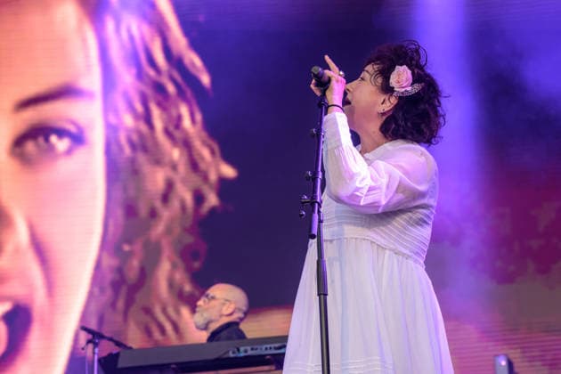 Deacon Blue performs at The Castle Concerts in Edinburgh, UK - 17 Jul 2026 Lorraine McIntosh of the Scottish band Deacon Blue performs live on stage at The Castle Concerts, Edinburgh Castle. Edinburgh United Kingdom Copyright: xStuartxWestwoodx xSOPAxImagesx SWESTWOOD05