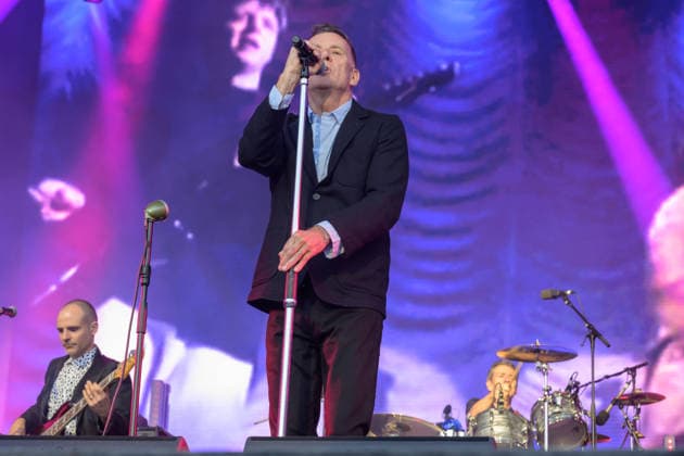 Deacon Blue performs at The Castle Concerts in Edinburgh, UK - 17 Jul 2026 Ricky Ross of the Scottish band Deacon Blue performs live on stage at The Castle Concerts, Edinburgh Castle. Edinburgh United Kingdom Copyright: xStuartxWestwoodx xSOPAxImagesx SWESTWOOD10