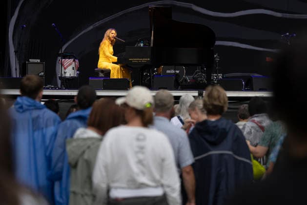 Konzert Rebekka Bakken Schallkultur 17.07.2026 - Die norwegische Saengerin und Songwriterin Rebekka Bakken am Fluegel beim Konzert im Weimarhallenpark in Weimar im Rahmen des Festivals Schallkultur. Weimar Thueringen Deutschland *** Rebekka Bakken Concert, Schallkultur, July 17, 2026: Norwegian singer and songwriter Rebekka Bakken at the grand piano during a concert in Weimarhallenpark in Weimar as part of the Schallkultur Festival in Weimar, Thuringia, Germany 170726_ppb-7