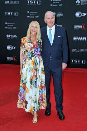 NIBELUNGEN FESTSPIELE. Reinhard Walter und Kristina Bach anläßlich der Premiere des Stückes Die Hunnenkönigin im Rahmen der Nibelungen Festspiele am 17.07.2026 vor dem Kaiserdom Worms. 20260717MWI113503 *** NIBELUNGEN FESTIVAL Reinhard Walter and Kristina Bach on the occasion of the premiere of the play *The Queen of the Huns* as part of the Nibelungen Festival on July 17, 2026, in front of the Imperial Cathedral in Worms 20260717MWI113503