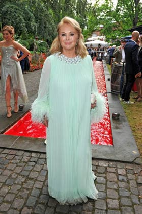 NIBELUNGEN FESTSPIELE. Marijke Amado anläßlich der Premiere des Stückes Die Hunnenkönigin im Rahmen der Nibelungen Festspiele am 17.07.2026 vor dem Kaiserdom Worms. 20260717MWI113904 *** NIBELUNGEN FESTIVAL Marijke Amado on the occasion of the premiere of the play *The Queen of the Huns* as part of the Nibelungen Festival on July 17, 2026, in front of the Imperial Cathedral in Worms 20260717MWI113904