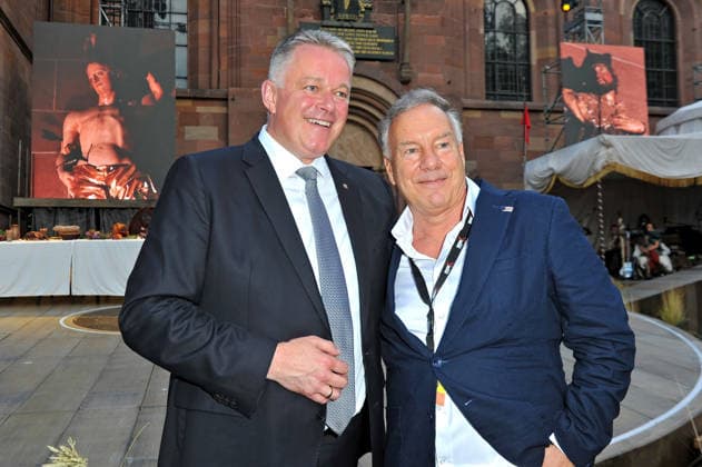 NIBELUNGEN FESTSPIELE. Gordon Schnieder und Nico Hofmann anläßlich der Premiere des Stückes Die Hunnenkönigin im Rahmen der Nibelungen Festspiele am 17.07.2026 vor dem Kaiserdom Worms. 20260717MWI114039 *** NIBELUNGEN FESTIVAL Gordon Schnieder and Nico Hofmann at the premiere of the play *The Hun Queen* as part of the Nibelungen Festival on July 17, 2026, in front of the Imperial Cathedral in Worms 20260717MWI114039