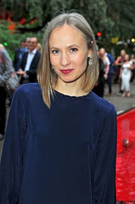 NIBELUNGEN FESTSPIELE. Alina Levshin anläßlich der Premiere des Stückes Die Hunnenkönigin im Rahmen der Nibelungen Festspiele am 17.07.2026 vor dem Kaiserdom Worms. 20260717MWI114003 *** NIBELUNGEN FESTIVAL Alina Levshin at the premiere of the play *The Queen of the Huns* as part of the Nibelungen Festival on July 17, 2026, in front of the Imperial Cathedral in Worms 20260717MWI114003