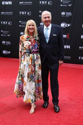 NIBELUNGEN FESTSPIELE 2026 Worms, 17.7..2026 Kristina Bach und Professor Reinhard Walter bei der Eröffnung und Roten Teppich der NIBELUNGEN FESTSPIELE 2026 in Worms Rheinland-Pfals Deutschland *** NIBELUNGEN FESTIVAL 2026 Worms, July 17, 2026 Kristina Bach and Professor Reinhard Walter at the opening ceremony and red carpet event of the NIBELUNGEN FESTIVAL 2026 in Worms, Rhineland-Palatinate, Germany Copyright: xMatthiasxGränzdörferx
