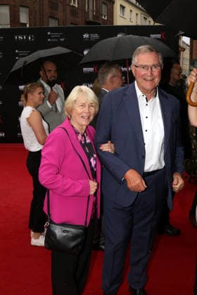 NIBELUNGEN FESTSPIELE 2026 Worms, 17.7..2026 Franz Josef Jung mit Ehefrau Beate bei der Eröffnung und Roten Teppich der NIBELUNGEN FESTSPIELE 2026 in Worms Rheinland-Pfals Deutschland *** NIBELUNGEN FESTIVAL 2026, Worms, July 17, 2026: Franz Josef Jung and his wife Beate at the opening ceremony and red carpet event of the NIBELUNGEN FESTIVAL 2026 in Worms, Rhineland-Palatinate, Germany Copyright: xMatthiasxGränzdörferx