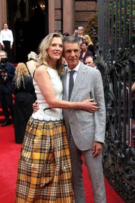 NIBELUNGEN FESTSPIELE 2026 Worms, 17.7..2026 Franziska Reichenbacher und Ehemann Alfred Joseph Schneiberg bei der Eröffnung und Roten Teppich der NIBELUNGEN FESTSPIELE 2026 in Worms Rheinland-Pfals Deutschland *** NIBELUNGEN FESTIVAL 2026, Worms, July 17, 2026: Franziska Reichenbacher and her husband, Alfred Joseph Schneiberg, at the opening ceremony and red carpet event of the NIBELUNGEN FESTIVAL 2026 in Worms, Rhineland-Palatinate, Germany Copyright: xMatthiasxGränzdörferx