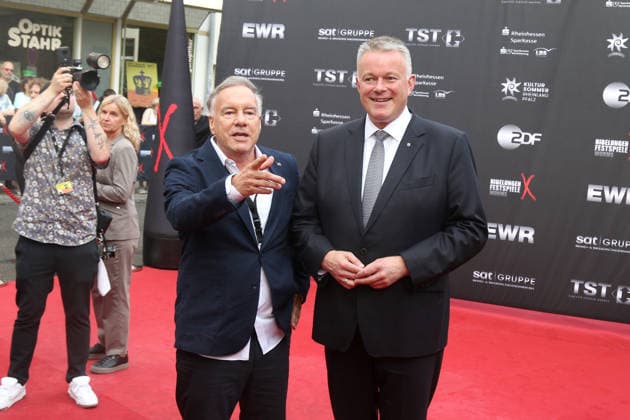 NIBELUNGEN FESTSPIELE 2026 Worms, 17.7..2026 Nico Hofmann und Gordon Schnieder bei der Eröffnung und Roten Teppich der NIBELUNGEN FESTSPIELE 2026 in Worms Rheinland-Pfals Deutschland *** NIBELUNGEN FESTIVAL 2026 Worms, July 17, 2026 Nico Hofmann and Gordon Schnieder at the opening ceremony and red carpet event of the NIBELUNGEN FESTIVAL 2026 in Worms, Rhineland-Palatinate, Germany Copyright: xMatthiasxGränzdörferx