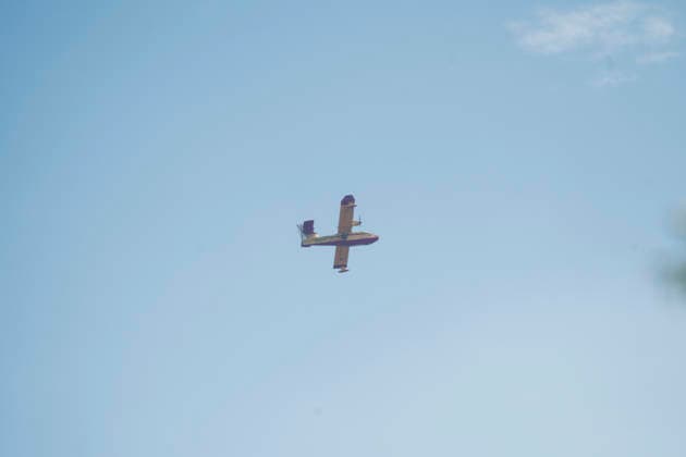 More than 300 firefighters are working to extinguish the fire in La Mierla, Guadalajara. An airplane is assisting in firefighting efforts, as of July 18, 2026, in La Mierla, Guadalajara, Castilla-La Mancha, Spain. The fire remains active on several fronts and is advancing toward the municipality of Semillas, has forced the evacuation of 529 residents from eleven municipalities, and has already burned 3,483 hectares. JULY 18, 2026 FOREST FIRE La Mierla, Guadalajara, Castilla La Mierla, Guadalajara, Castilla, Spain  Copyright: xMateoxLanzuelax 7672773