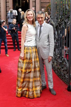 Franziska Reichenbacher mit Ehemann Alfred Joseph Schneiberg bei der Eröffnung der Nibelungen-Festspiele 2026 mit der Uraufführung des Stücks Die Hunnenkönigin auf der Open-Air-Bühne vor dem Wormser Dom. Worms, 17.07.2026 *** Franziska Reichenbacher with her husband Alfred Joseph Schneiberg at the opening of the 2026 Nibelungen Festival, featuring the world premiere of the play *The Hun Queen* on the open-air stage in front of Worms Cathedral, Worms, July 17, 2026 Foto:xAgenturxWehnertx xGränzdörferx xFuturexImagex nibelungen_6797