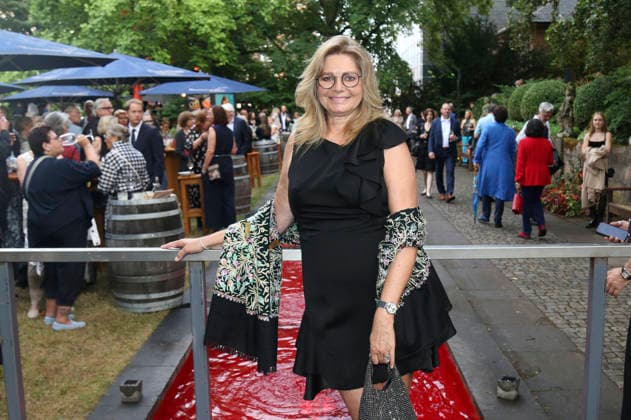 Maren Gilzer bei der Eröffnung der Nibelungen-Festspiele 2026 mit der Uraufführung des Stücks Die Hunnenkönigin auf der Open-Air-Bühne vor dem Wormser Dom. Worms, 17.07.2026 *** Maren Gilzer at the opening of the 2026 Nibelungen Festival, featuring the world premiere of the play *Die Hunnenkönigin* on the open-air stage in front of Worms Cathedral, Worms, July 17, 2026 Foto:xAgenturxWehnertx xGränzdörferx xFuturexImagex nibelungen_6812