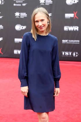 Alina Levshin bei der Eröffnung der Nibelungen-Festspiele 2026 mit der Uraufführung des Stücks Die Hunnenkönigin auf der Open-Air-Bühne vor dem Wormser Dom. Worms, 17.07.2026 *** Alina Levshin at the opening of the 2026 Nibelungen Festival, featuring the world premiere of the play *The Queen of the Huns* on the open-air stage in front of Worms Cathedral, Worms, July 17, 2026 Foto:xAgenturxWehnertx xGränzdörferx xFuturexImagex nibelungen_6826