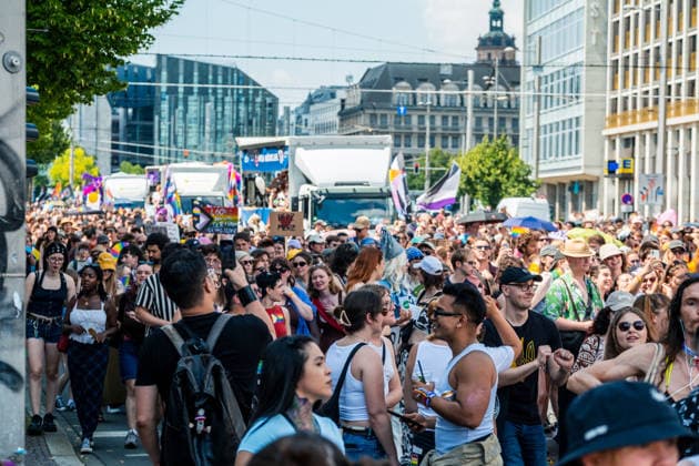 Mehr als 20.000 Menschen beteiligen sich am Demonstrationszug des Christopher Street Day (CSD) 2026 durch die Leipziger Innenstadt. Mit der Veranstaltung setzen die Teilnehmenden ein Zeichen für Vielfalt, Gleichberechtigung sowie die Rechte von LGBTQIA+-Menschen. Leipzig, Sachsen, Deutschland, CSD Leipzig 2026 *** More than 20,000 people are taking part in the Christopher Street Day (CSD) 2026 parade through downtown Leipzig. Through this event, participants are standing up for diversity, equality, and the rights of LGBTQIA people. Leipzig, Saxony, Germany, CSD Leipzig 2026