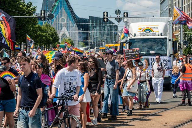 Mehr als 20.000 Menschen beteiligen sich am Demonstrationszug des Christopher Street Day (CSD) 2026 durch die Leipziger Innenstadt. Mit der Veranstaltung setzen die Teilnehmenden ein Zeichen für Vielfalt, Gleichberechtigung sowie die Rechte von LGBTQIA+-Menschen. Leipzig, Sachsen, Deutschland, CSD Leipzig 2026 *** More than 20,000 people are taking part in the Christopher Street Day (CSD) 2026 parade through downtown Leipzig. Through this event, participants are standing up for diversity, equality, and the rights of LGBTQIA people. Leipzig, Saxony, Germany, CSD Leipzig 2026