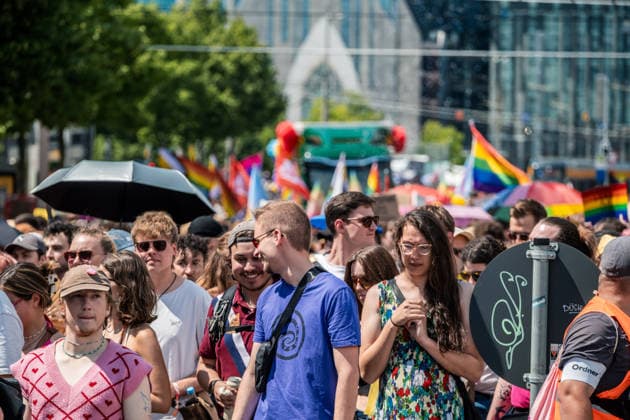 Mehr als 20.000 Menschen beteiligen sich am Demonstrationszug des Christopher Street Day (CSD) 2026 durch die Leipziger Innenstadt. Mit der Veranstaltung setzen die Teilnehmenden ein Zeichen für Vielfalt, Gleichberechtigung sowie die Rechte von LGBTQIA+-Menschen. Leipzig, Sachsen, Deutschland, CSD Leipzig 2026 *** More than 20,000 people are taking part in the Christopher Street Day (CSD) 2026 parade through downtown Leipzig. Through this event, participants are standing up for diversity, equality, and the rights of LGBTQIA people. Leipzig, Saxony, Germany, CSD Leipzig 2026