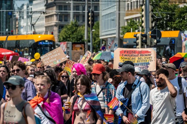 Mehr als 20.000 Menschen beteiligen sich am Demonstrationszug des Christopher Street Day (CSD) 2026 durch die Leipziger Innenstadt. Mit der Veranstaltung setzen die Teilnehmenden ein Zeichen für Vielfalt, Gleichberechtigung sowie die Rechte von LGBTQIA+-Menschen. Leipzig, Sachsen, Deutschland, CSD Leipzig 2026 *** More than 20,000 people are taking part in the Christopher Street Day (CSD) 2026 parade through downtown Leipzig. Through this event, participants are standing up for diversity, equality, and the rights of LGBTQIA people. Leipzig, Saxony, Germany, CSD Leipzig 2026