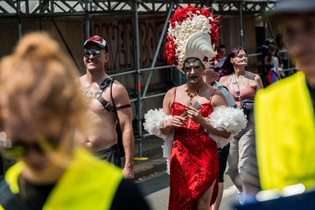 Mehr als 20.000 Menschen beteiligen sich am Demonstrationszug des Christopher Street Day (CSD) 2026 durch die Leipziger Innenstadt. Mit der Veranstaltung setzen die Teilnehmenden ein Zeichen für Vielfalt, Gleichberechtigung sowie die Rechte von LGBTQIA+-Menschen. Leipzig, Sachsen, Deutschland, CSD Leipzig 2026 *** More than 20,000 people are taking part in the Christopher Street Day (CSD) 2026 parade through downtown Leipzig. Through this event, participants are standing up for diversity, equality, and the rights of LGBTQIA people. Leipzig, Saxony, Germany, CSD Leipzig 2026