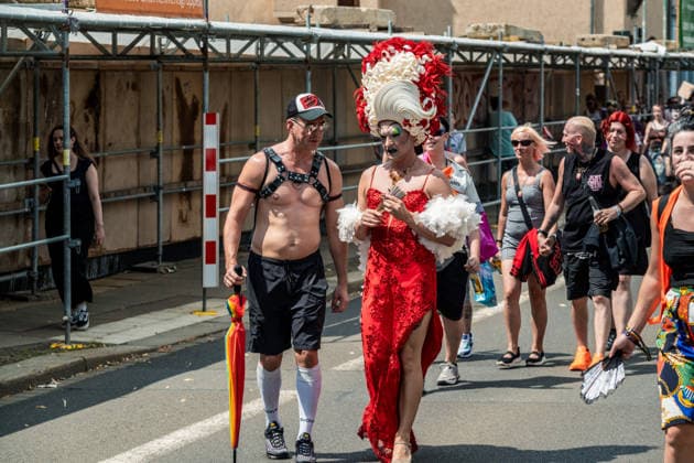 Mehr als 20.000 Menschen beteiligen sich am Demonstrationszug des Christopher Street Day (CSD) 2026 durch die Leipziger Innenstadt. Mit der Veranstaltung setzen die Teilnehmenden ein Zeichen für Vielfalt, Gleichberechtigung sowie die Rechte von LGBTQIA+-Menschen. Leipzig, Sachsen, Deutschland, CSD Leipzig 2026 *** More than 20,000 people are taking part in the Christopher Street Day (CSD) 2026 parade through downtown Leipzig. Through this event, participants are standing up for diversity, equality, and the rights of LGBTQIA people. Leipzig, Saxony, Germany, CSD Leipzig 2026