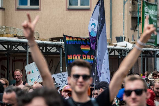 Mehr als 20.000 Menschen beteiligen sich am Demonstrationszug des Christopher Street Day (CSD) 2026 durch die Leipziger Innenstadt. Mit der Veranstaltung setzen die Teilnehmenden ein Zeichen für Vielfalt, Gleichberechtigung sowie die Rechte von LGBTQIA+-Menschen. Leipzig, Sachsen, Deutschland, CSD Leipzig 2026 *** More than 20,000 people are taking part in the Christopher Street Day (CSD) 2026 parade through downtown Leipzig. Through this event, participants are standing up for diversity, equality, and the rights of LGBTQIA people. Leipzig, Saxony, Germany, CSD Leipzig 2026