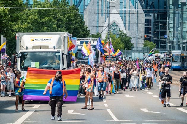 Mehr als 20.000 Menschen beteiligen sich am Demonstrationszug des Christopher Street Day (CSD) 2026 durch die Leipziger Innenstadt. Mit der Veranstaltung setzen die Teilnehmenden ein Zeichen für Vielfalt, Gleichberechtigung sowie die Rechte von LGBTQIA+-Menschen. Leipzig, Sachsen, Deutschland, CSD Leipzig 2026 *** More than 20,000 people are taking part in the Christopher Street Day (CSD) 2026 parade through downtown Leipzig. Through this event, participants are standing up for diversity, equality, and the rights of LGBTQIA people. Leipzig, Saxony, Germany, CSD Leipzig 2026